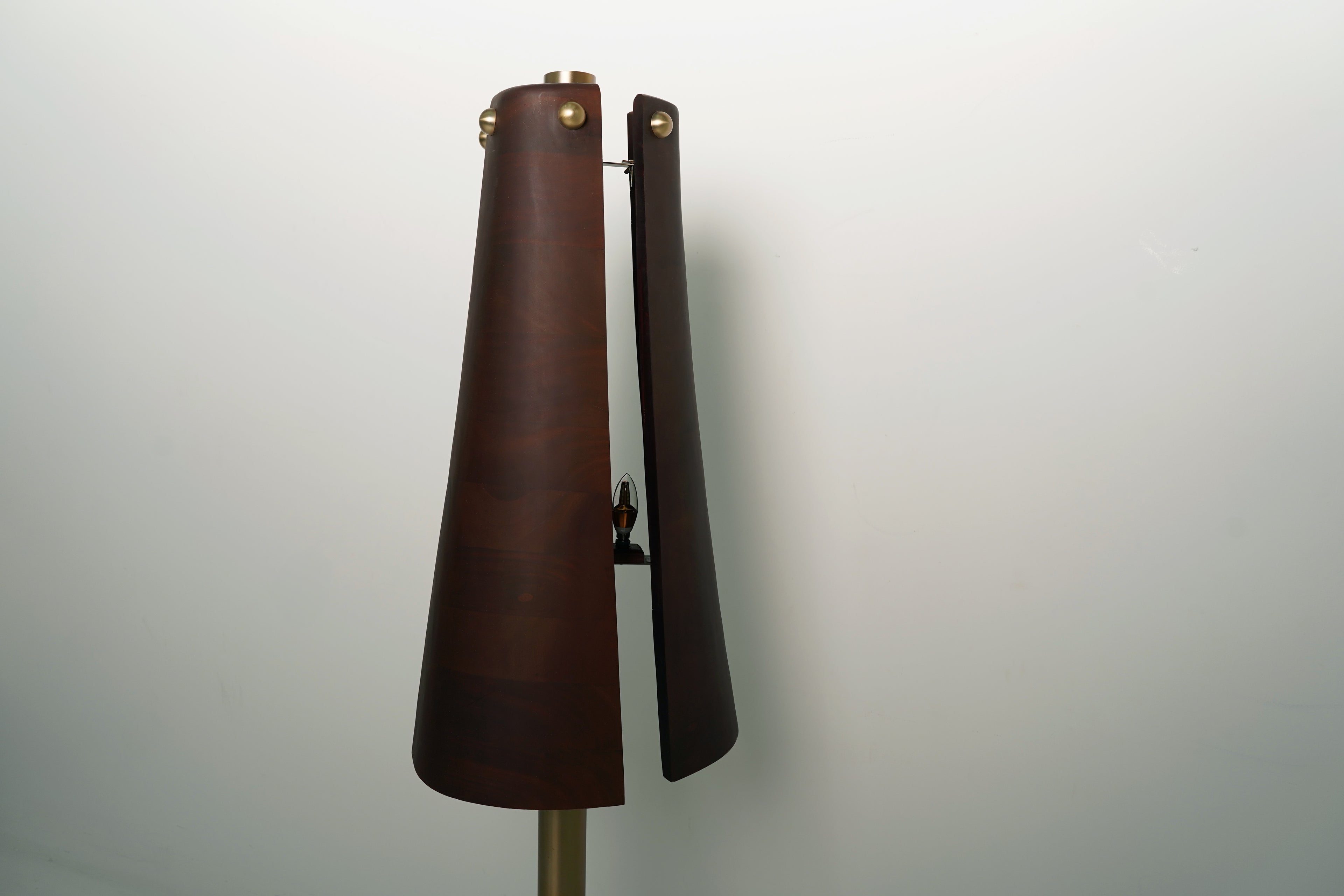 Juthoor Floor lamp